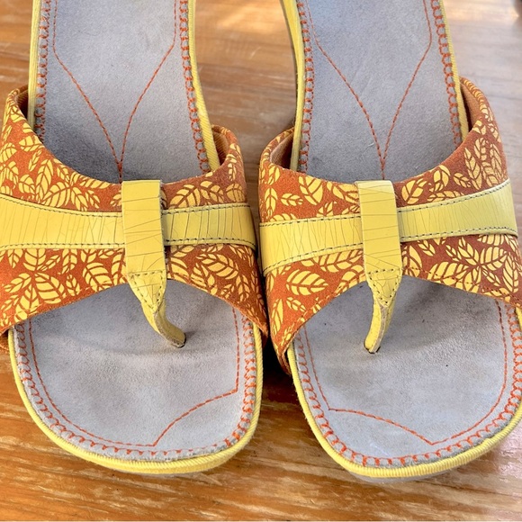 Diesel VINTAGE 90’s Printed Leather Thong Sandals - Picture 8 of 16